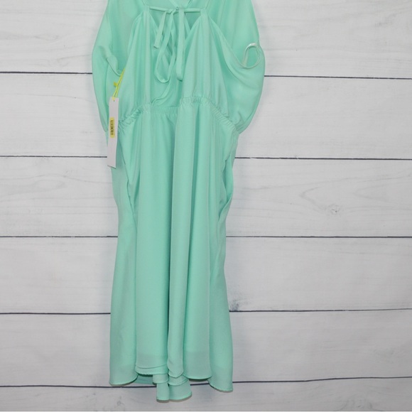BCBGeneration | Midi Mint Green Dress Size Large - Picture 4 of 9